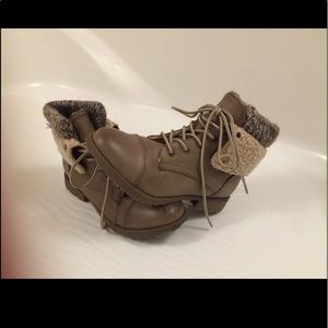 New women’s short boots size 6 Rock & candy brand